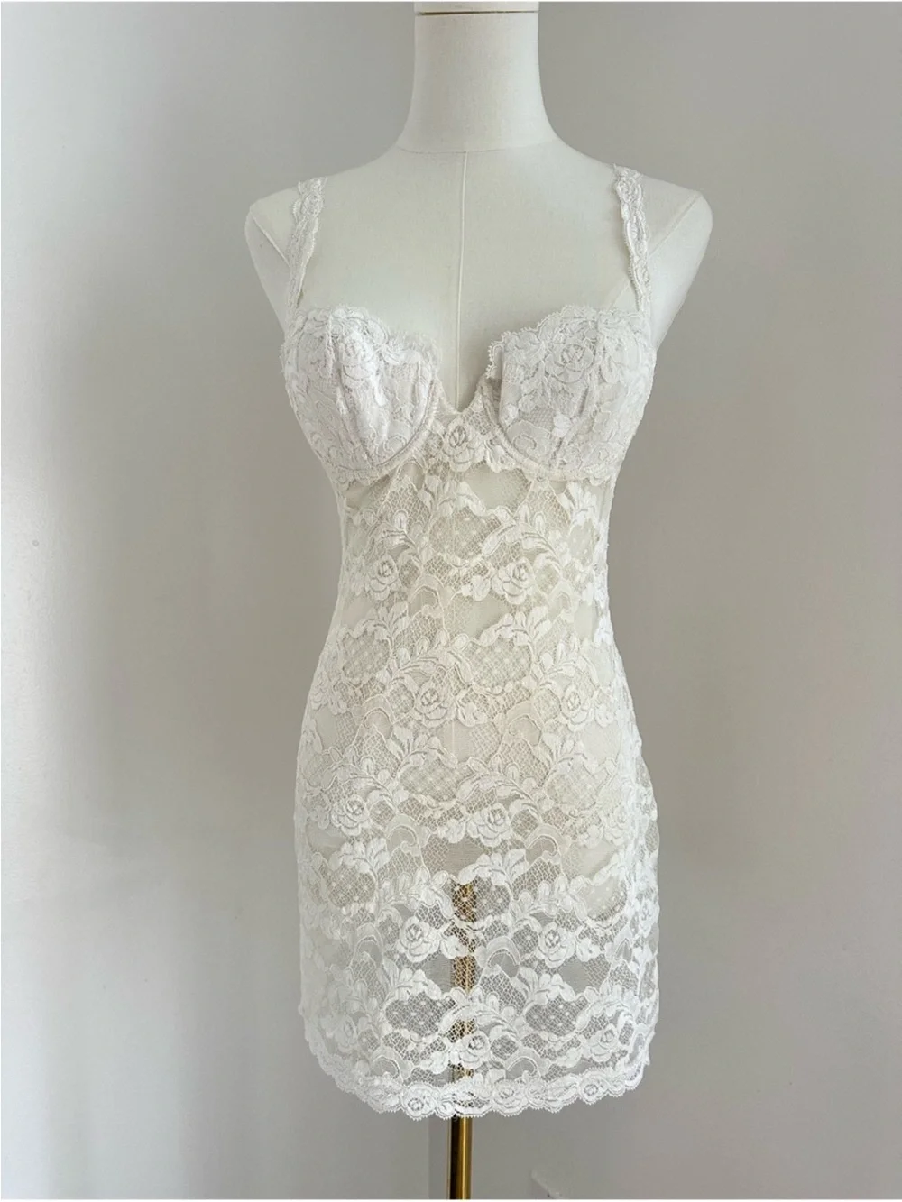 La Perla Vintage Lace Chemise Nightdress in Cream